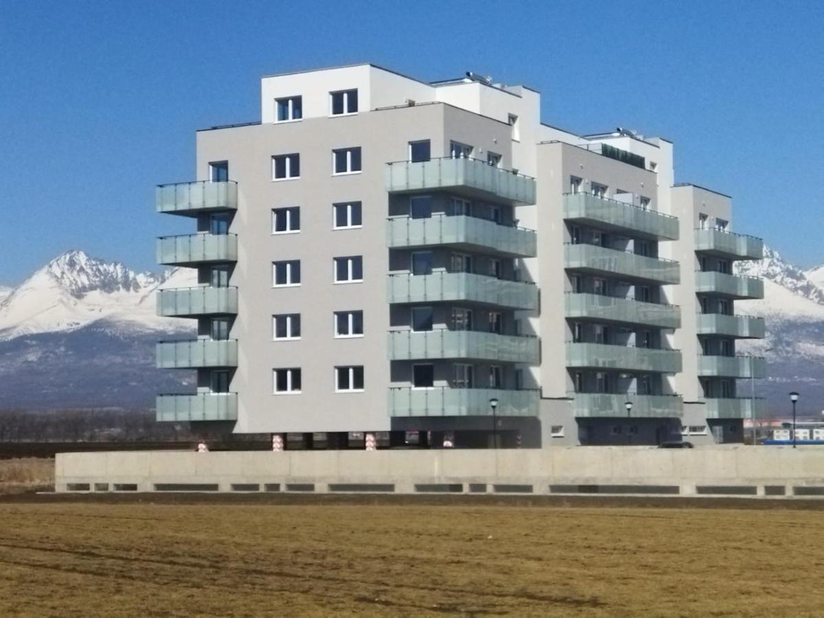 Utulny Byt S Vyhladom Na Tatry Poprad Buitenkant foto