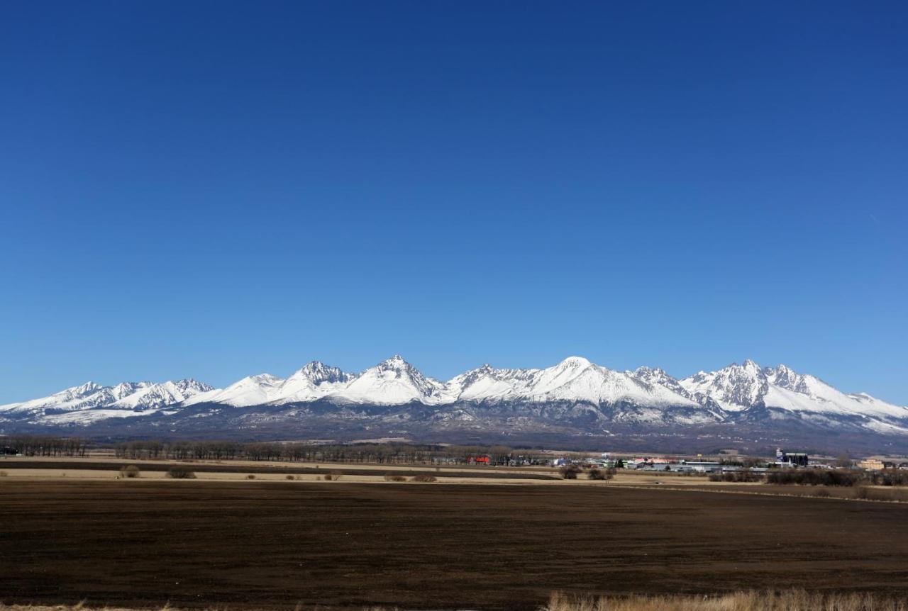 Utulny Byt S Vyhladom Na Tatry Poprad Buitenkant foto