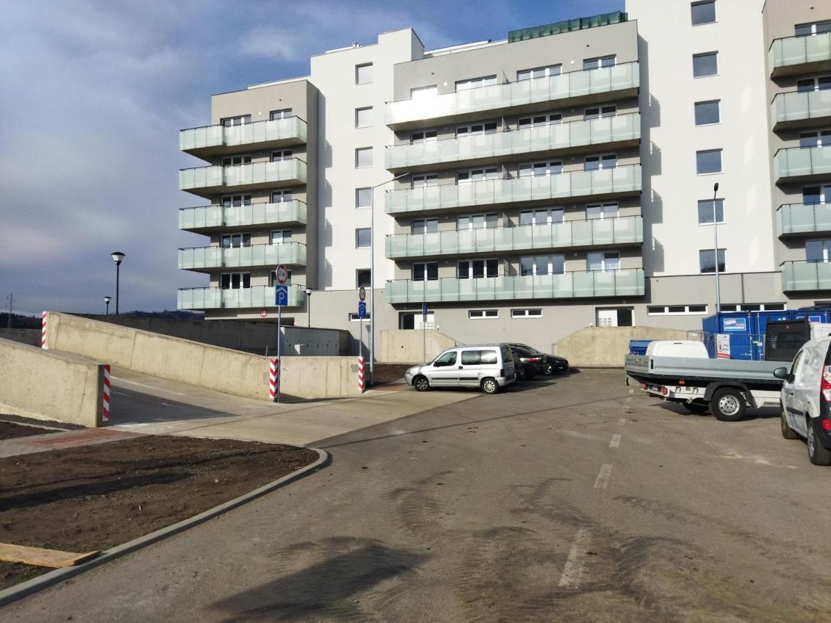 Utulny Byt S Vyhladom Na Tatry Poprad Buitenkant foto